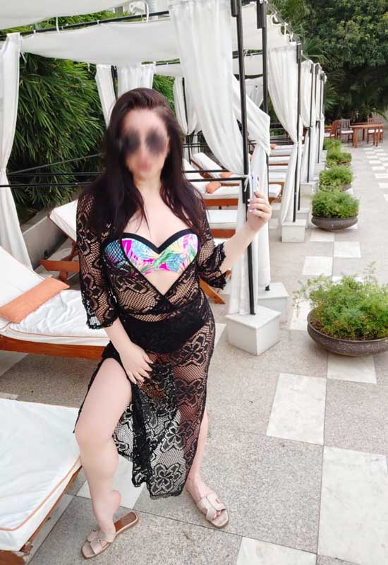 escorts in LaLiT Hotel